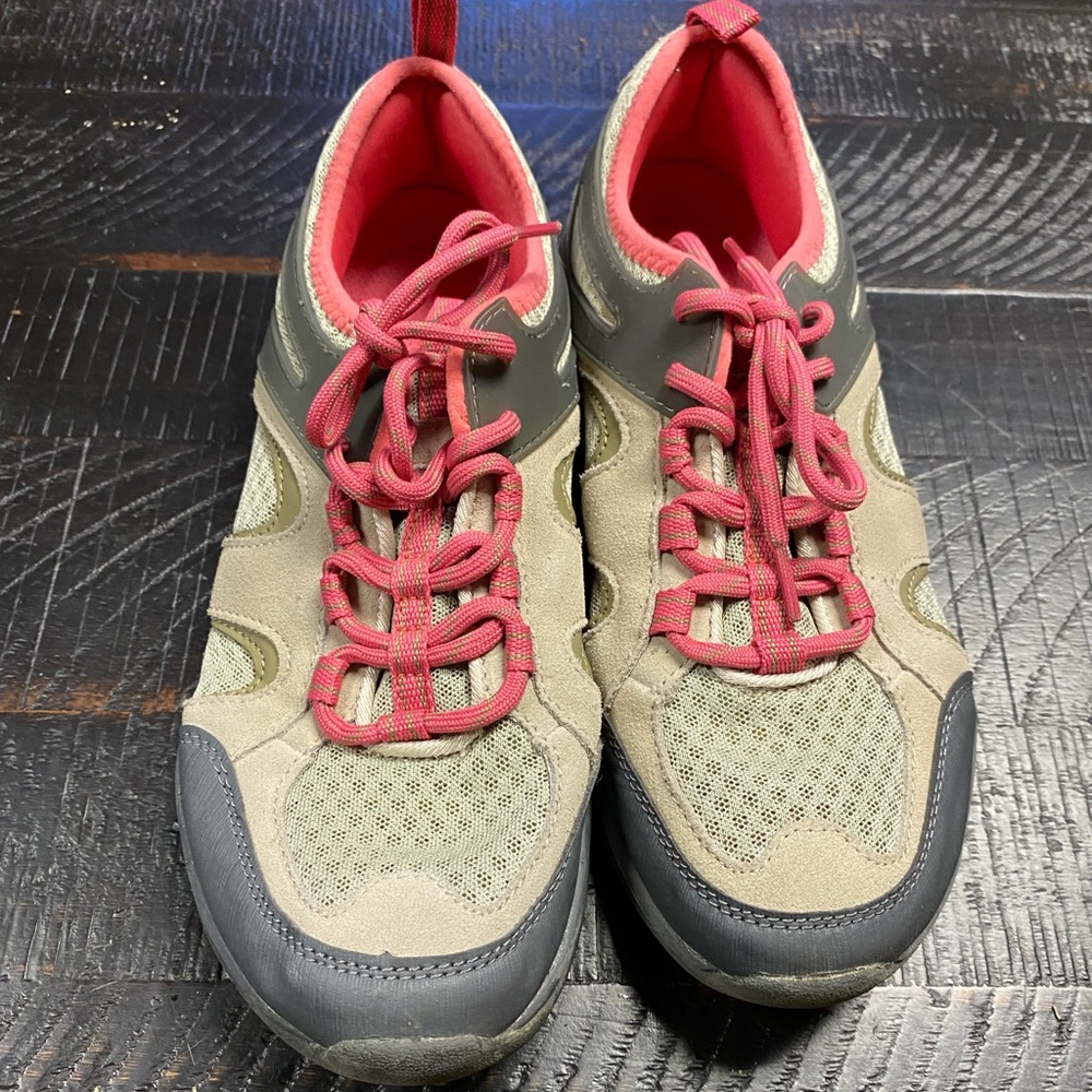 Women’s Lands End Hiking Shoes Size 9